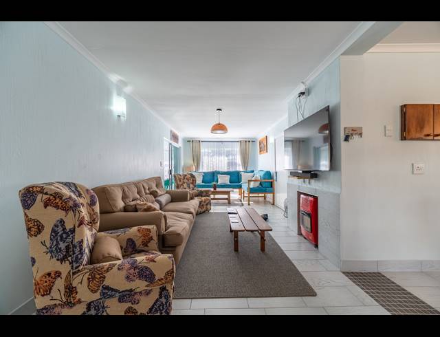 3 BEDROOM FREEHOLD FOR SALE IN MARINA MARTINIQUE